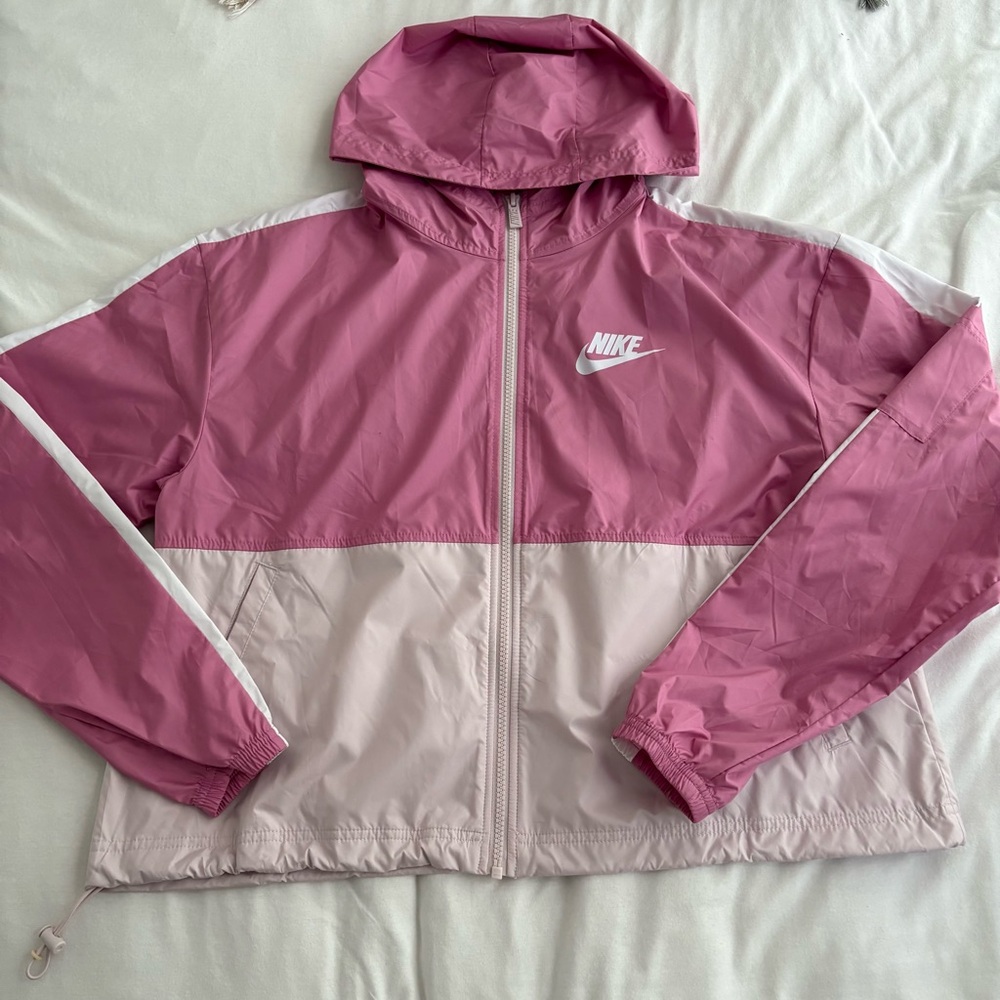 Nike // Windbreaker